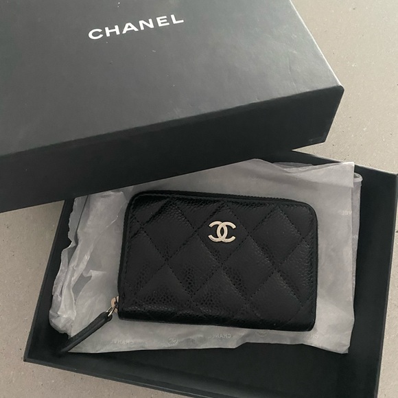 SOLD 🚫 Chanel Zippy Wallet - Picture 8 of 8